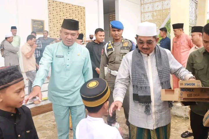 Awali Tahun 2026, Bupati Anwar Sadat Jadi Khatib Salat Jumat di Masjid Al Anwar