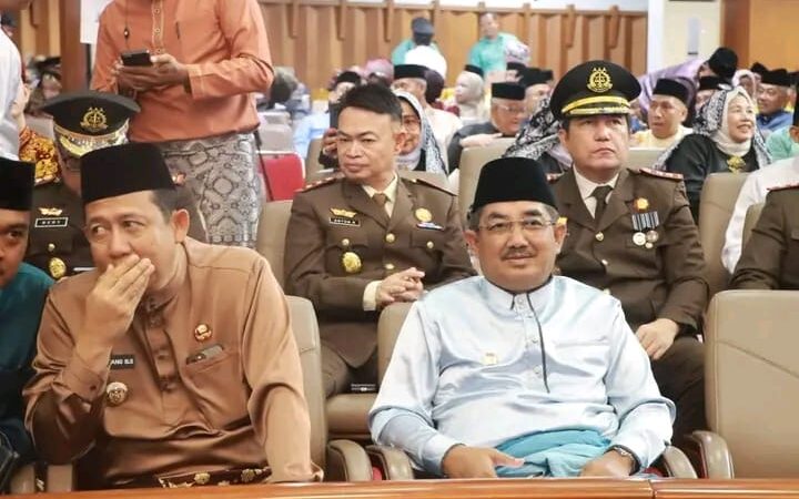 Bupati Tanjab Barat Hadiri Sidang Paripurna HUT ke-69 Provinsi Jambi