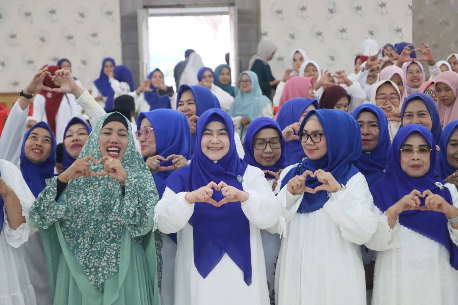 Ketua TP-PKK Tanjab Barat Hj. Fadhilah Sadat Hadiri Peringatan Isra Mi’raj Nabi Muhammad SAW 1447 H