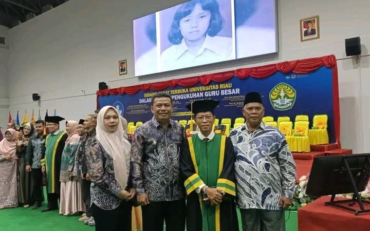 Wabup Katamso Hadiri Pengukuhan Profesor Putra Asal Tanjab Barat di Universitas Riau