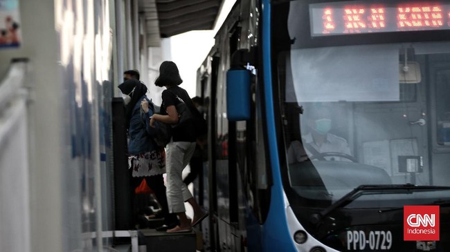 Pelaku Masturbasi di Bus TransJakarta Ternyata Dua Orang
