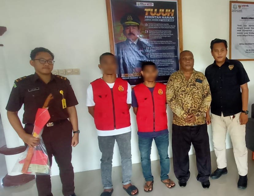 Polres Malra Serahkan Tersangka Kasus Pembacokan ke Jaksa