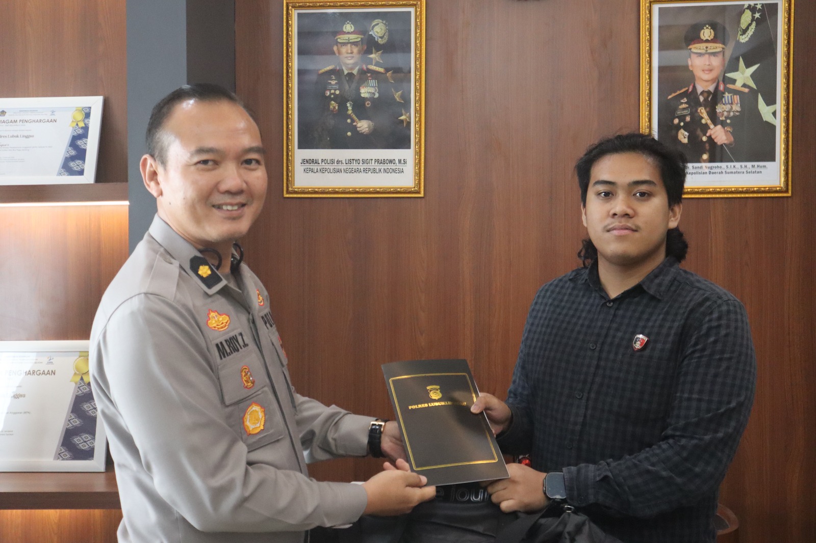 Kapolres Bersama Wakapolres Lubuk Linggau Dan PJU, Berikan Apresiasi Kepada Personel Yang Meraih Prestasi