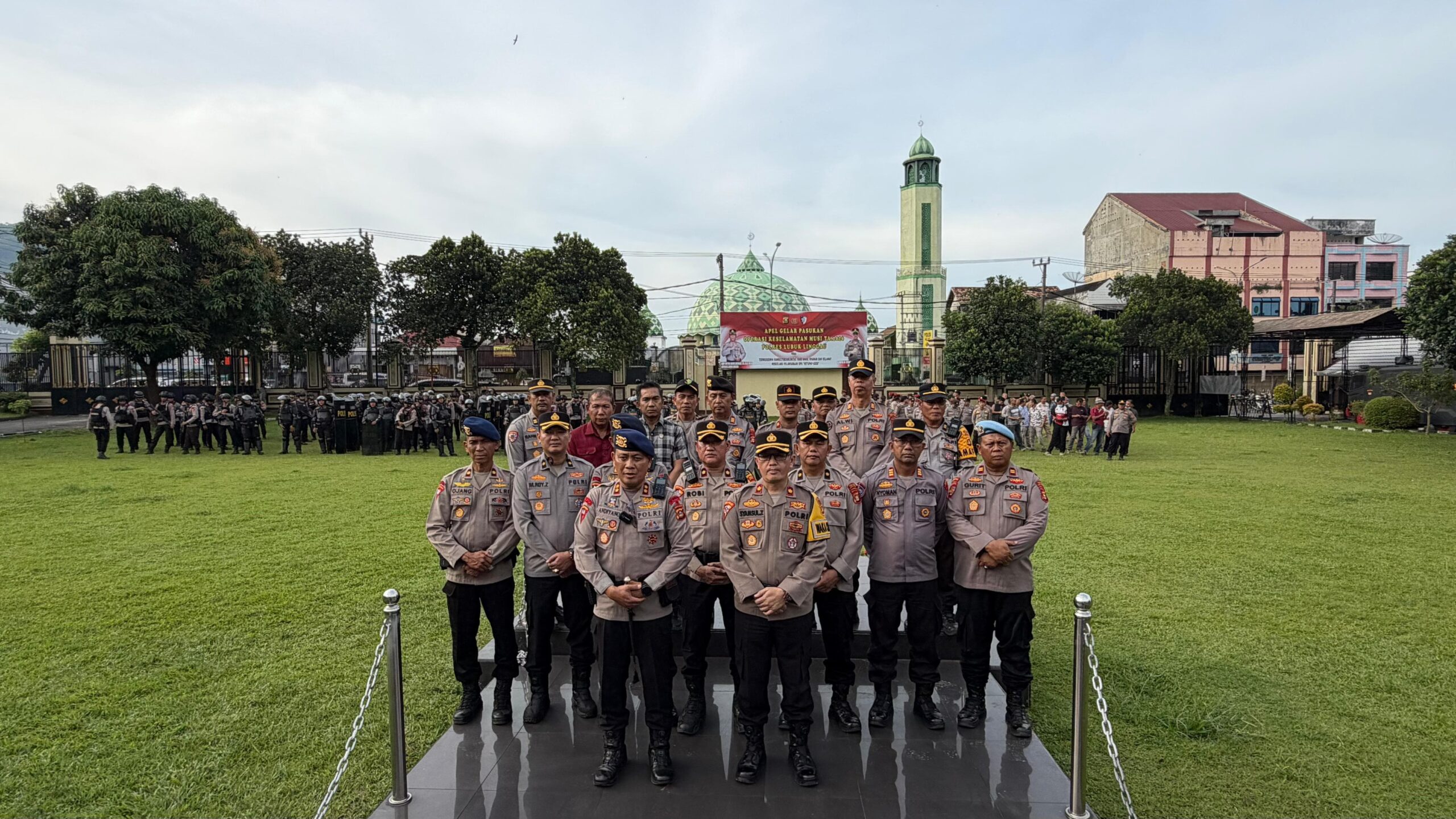 Kesiapan Personel Dalam Menghadapi Berbagai Jenis Ancaman dan Gangguan Keamanan Yang Mungkin Terjadi, Waka Polres Lubuk Linggau Pimpin kegiatan Simulasi Sispam Mako