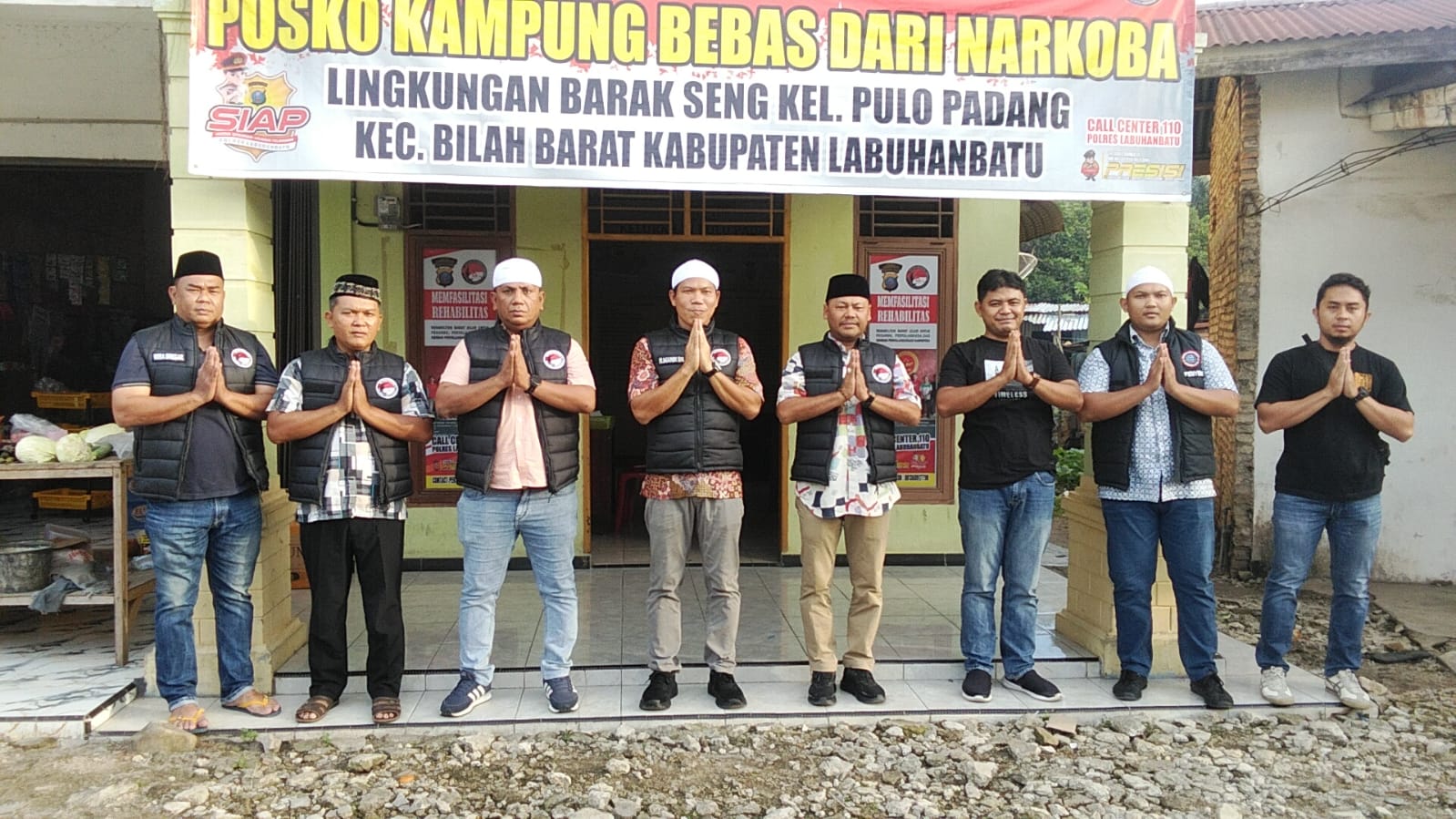 Satresnarkoba Polres Labuhanbatu Bagikan Takjil Kepada Masyarakat di Bulan Suci Ramadan 1447 H