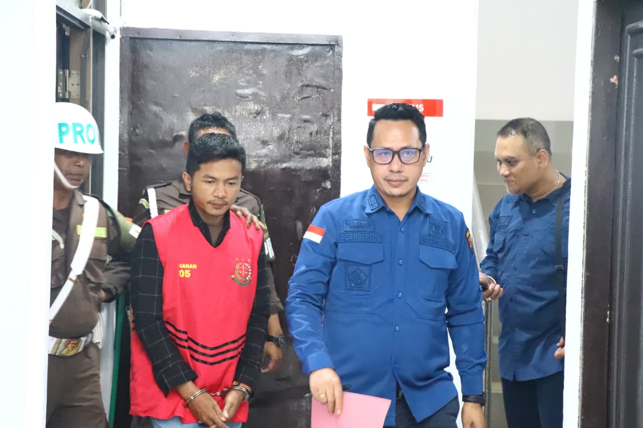Penyelagunaan Uang Negara Rp901 Juta Bendahara Kejari SBT Tersangka