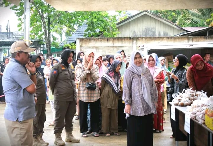 Jelang Ramadan, Ketua TP PKK Hj. Fadhilah Sadat Inisiasi Pasar Murah