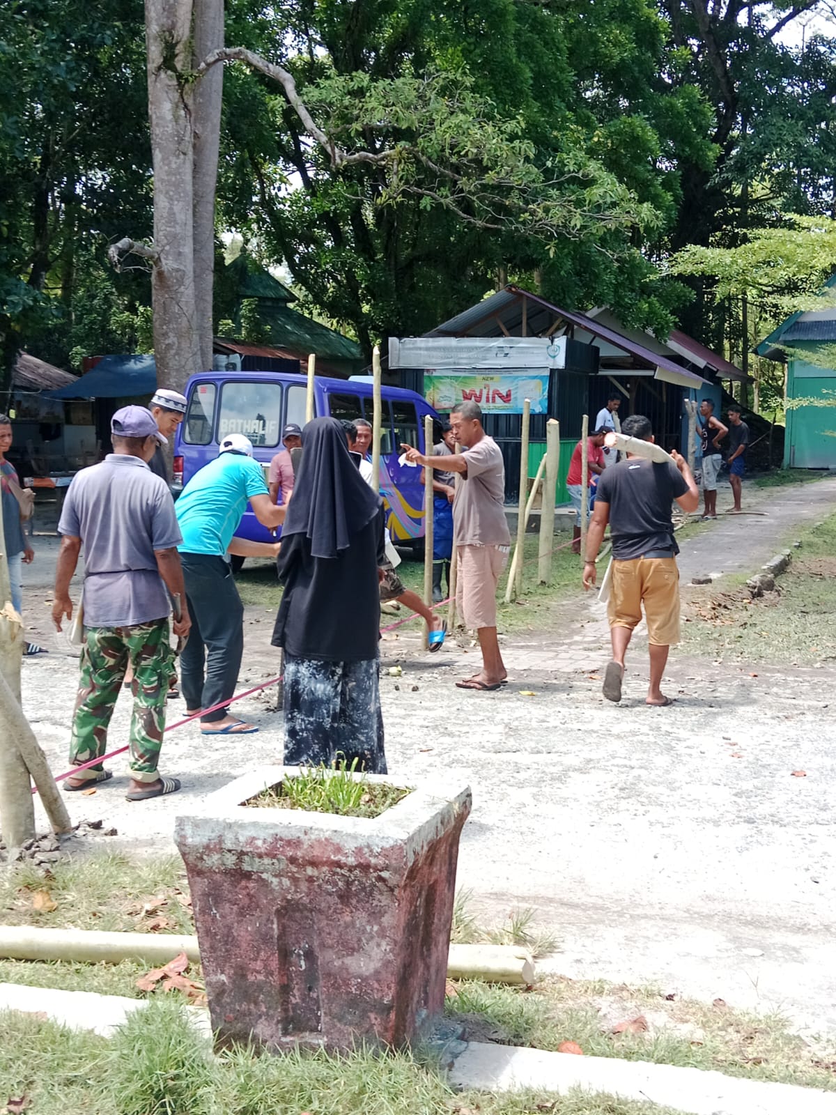 Ahli Waris Pantai Liang ‘Blokade’ Pemprov Maluku Tak Punya Nyali