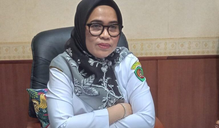 Farhatun Samal Jabat Sekwan DPRD Maluku