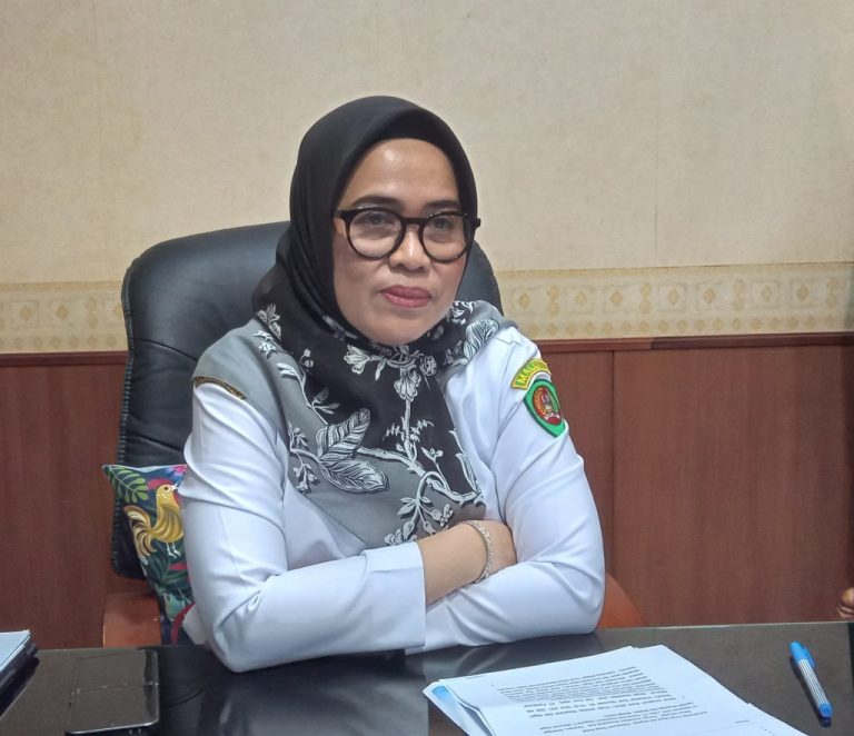 Farhatun Samal Jabat Sekwan DPRD Maluku