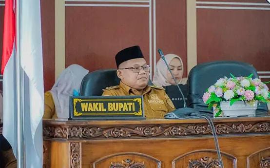 WABUP HADIRI RAPAT PARIPURNA PENETAPAN PROPEMPERDA KABUPATEN LABUHANBATU TAHUN 2026