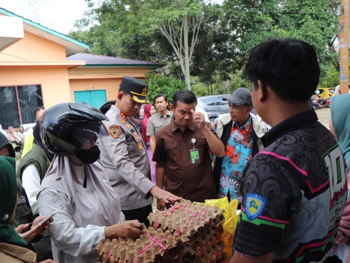 Polres Musi Rawas Gelar Gerakan Pangan Murah di Polsek Muara Beliti, Kapolres Hadir Bersama Pejabat Badan Pangan Nasional