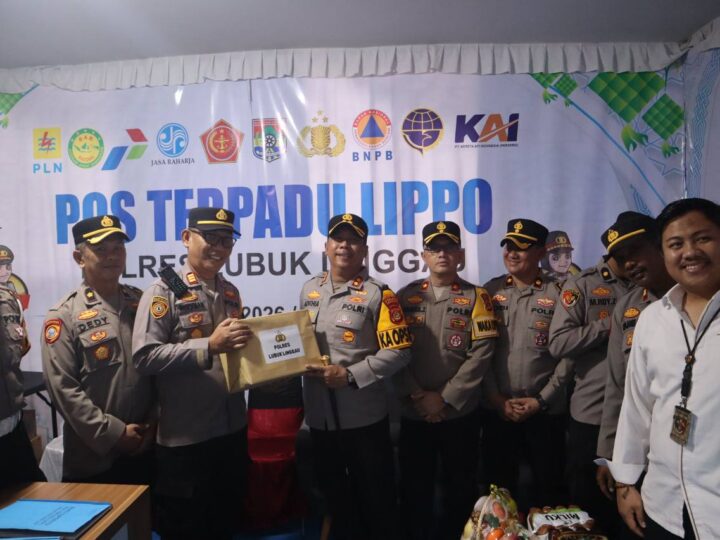 KAPOLRES LUBUK LINGGAU TINJAU DAN MEMBERI BINGKISAN SETIAP TITIK POS OPRASI KETUPAT MUSI 2026.