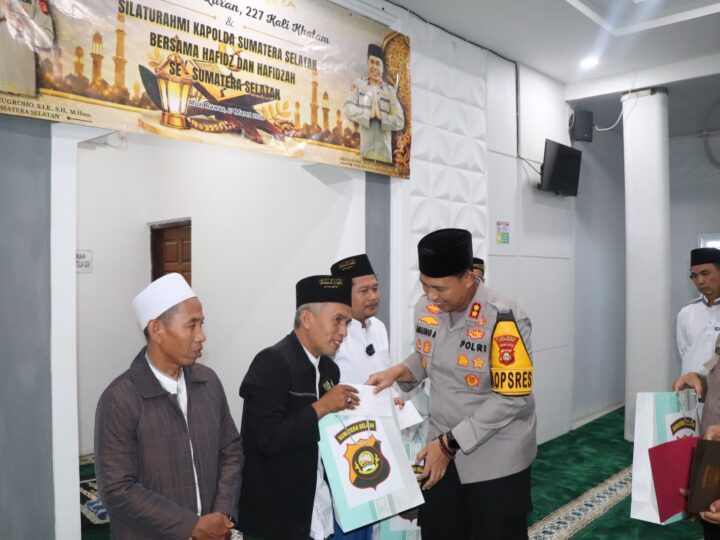 Kapolres Musi Rawas Bersama Ketua Bhayangkari Berikan Bingkisan dari Kapolda Sumsel kepada Hafidz dan Hafidzah Hingga Buka Puasa Bersama Kelurga Besar Polres Musi Rawas serta Khataman Al-Qur’an