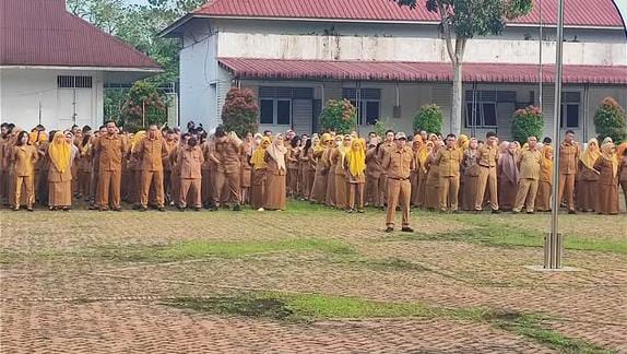 APEL PERDANA PASCA LEBARAN, BUPATI LABUHANBATU INGATKAN ASN JAGA DISIPLIN DAN INTEGRITAS