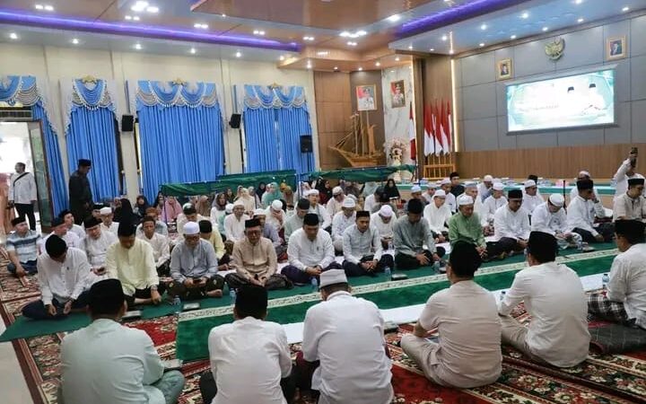 Bupati Tanjab Barat Anwar Sadat Sambut Safari Ramadan Universitas Jambi