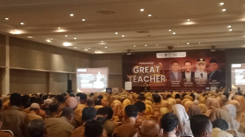 Seminar Nasional Pengajar Belum tentu mengajar tapi mampu menginspirasi