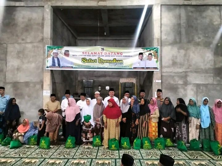 Pemkab Tanjab Barat Gelar Safari Ramadan Terakhir di Desa Pulau Pauh Kecamatan Renah Mendaluh
