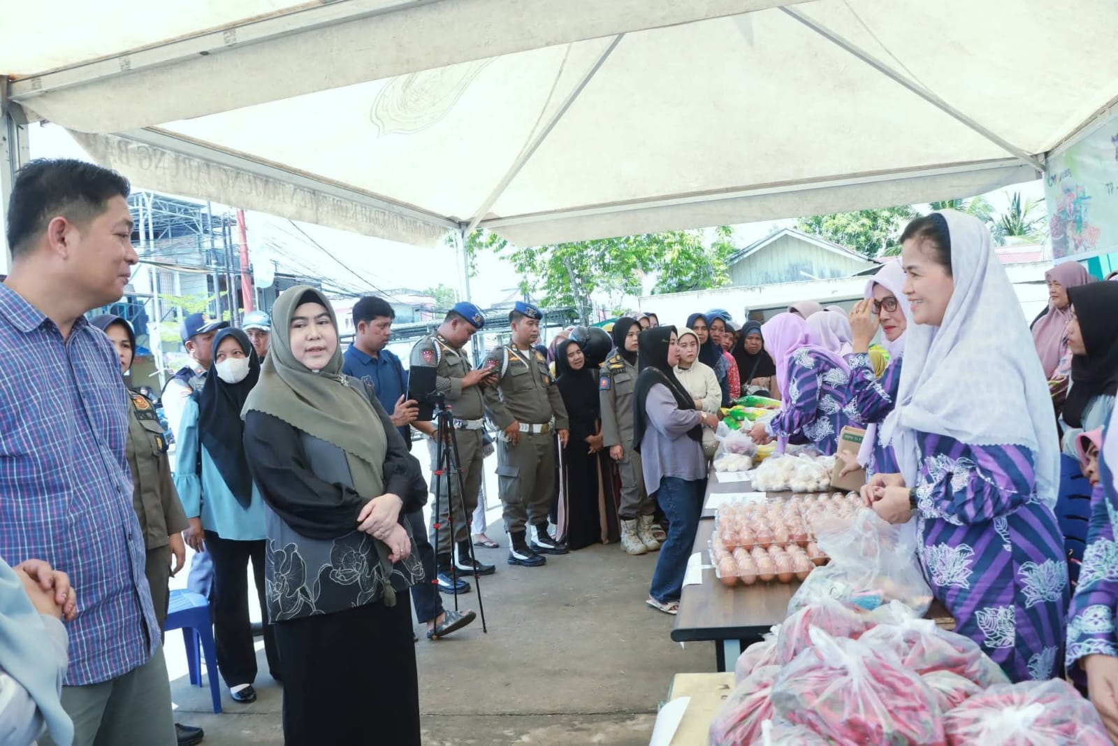 TP PKK Tanjab Barat Gelar Pasar Murah, Bantu Masyarakat Jelang Idulfitri 1447 H