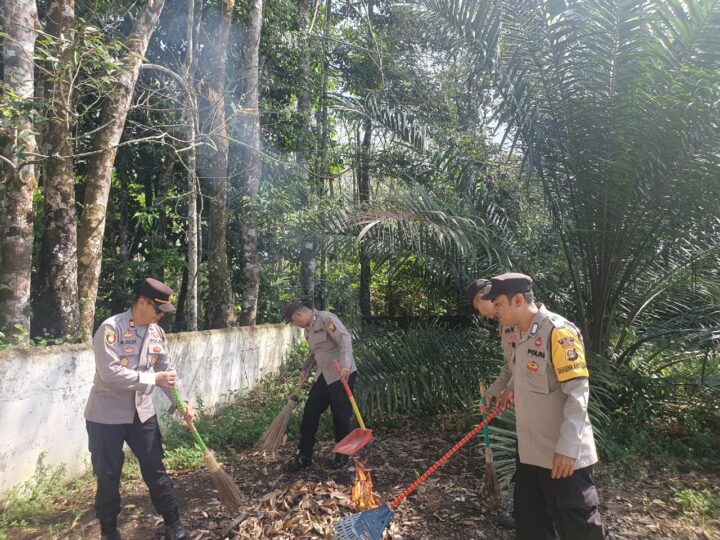 Wujudkan Lingkungan Ibadah yang Asri, Polres Musi Rawas Gelar Program “BELIDA” di 10 Gereja