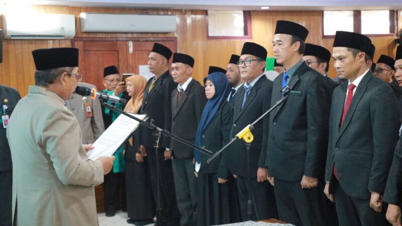 Bupati Anwar Sadat Tekankan Integritas dan Kolaborasi Saat Lantik Pejabat Manajerial dan Non-Manajerial Pemkab Tanjab Barat