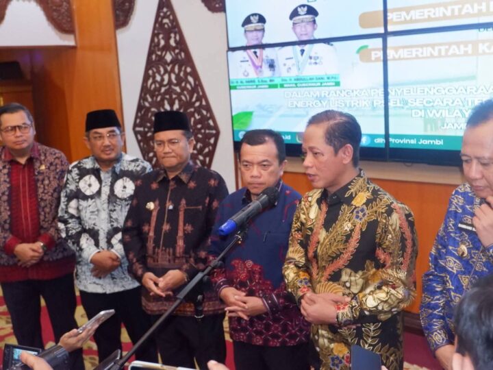 Bupati Anwar Sadat Hadiri Penandatanganan PSEL, Dorong Sampah Jadi Energi Listrik di Jambi Raya