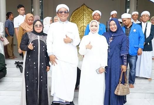 PERERAT SILATURAHMI, BUPATI LABUHANBATU HADIRI DZIKIR AKBAR THARIQAT NAQSYABANDIYAH AL KHOLIDIYAH JALALIYAH