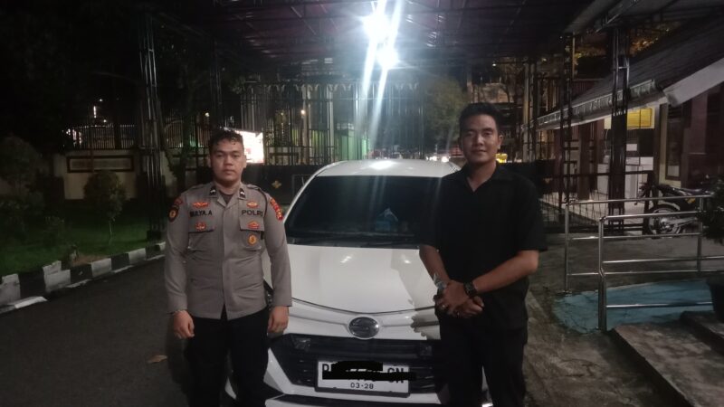 POLRES LUBUK LINGGAU MEMBUKA PELAYANAN PENITIPAN KENDARAAN GRATIS, BAGI WARGA YANG HENDAK MELAKUKAN PERJALANAN KE LUAR KOTA.