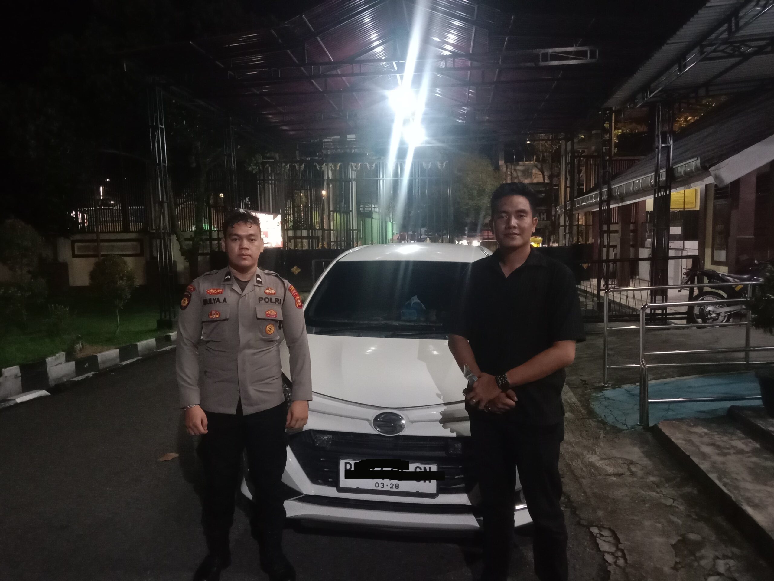 POLRES LUBUK LINGGAU MEMBUKA PELAYANAN PENITIPAN KENDARAAN GRATIS, BAGI WARGA YANG HENDAK MELAKUKAN PERJALANAN KE LUAR KOTA.