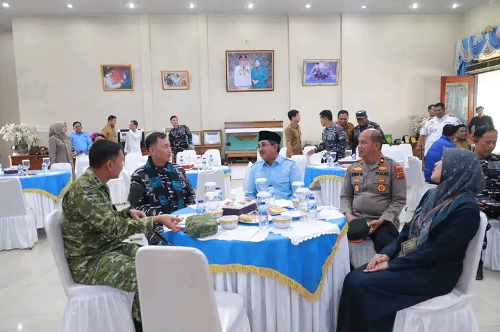 Bupati Anwar Sadat Sambut Kunker Danlanal Palembang, Perkuat Sinergi Keamanan Maritim