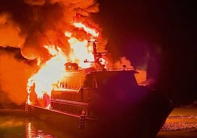 KM.Express Bahari 9B Rute Tulehu-Haria Terbakar 