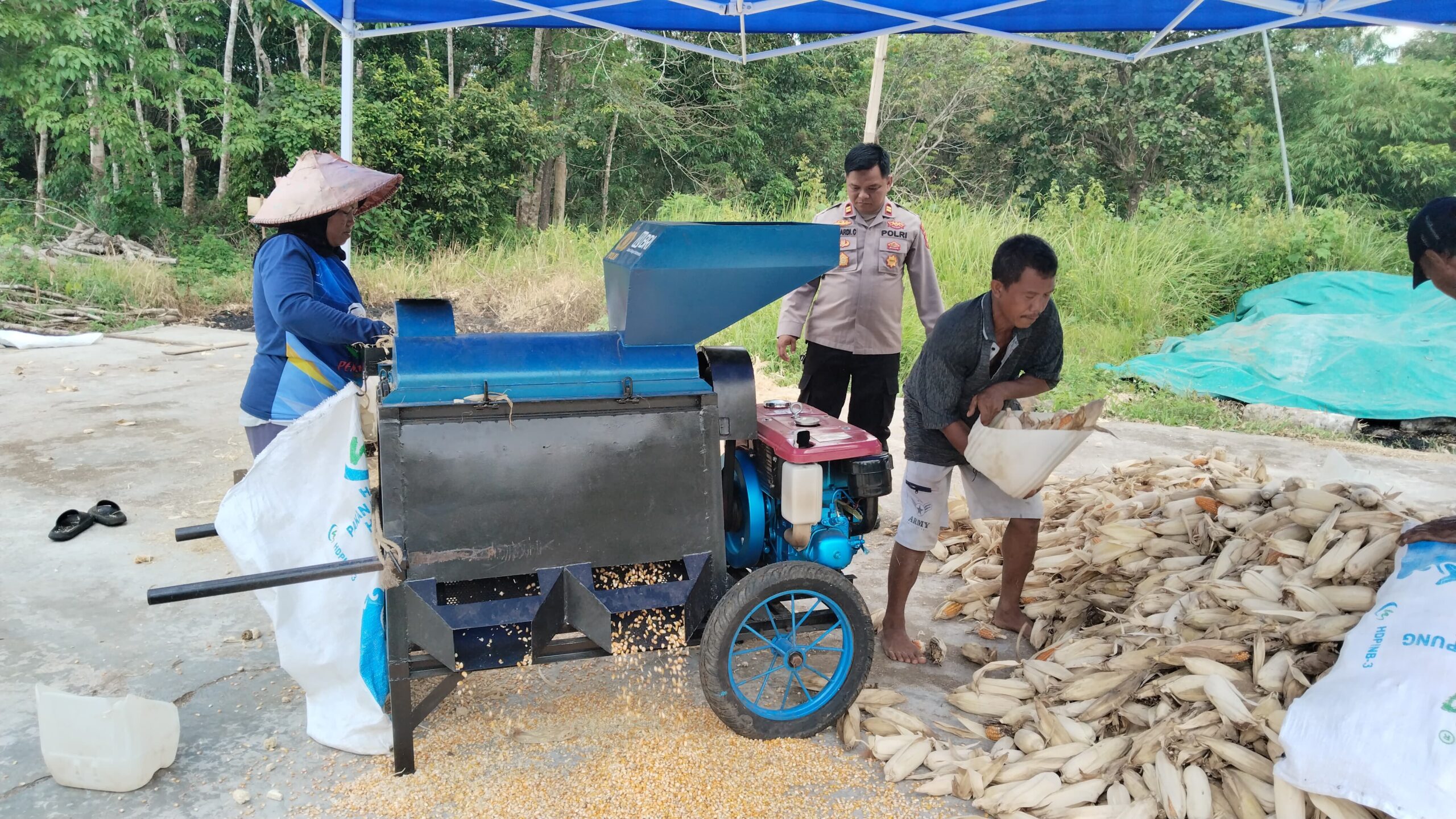 Dukung Ketahanan Panga, Polres Lubuklinggau Dampingi Masyarakat Uji Coba Mesin Pipil Jagung