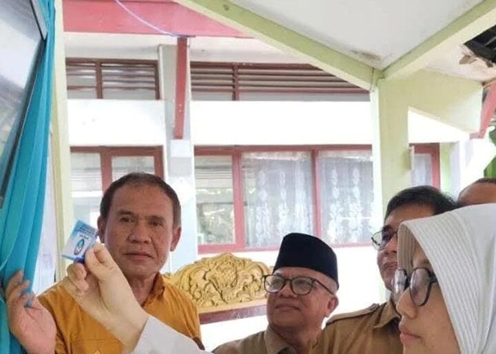 SMPN 1 Telukjambe Timur Luncurkan Absensi Online Berbasis Barcode dan Face Recognition