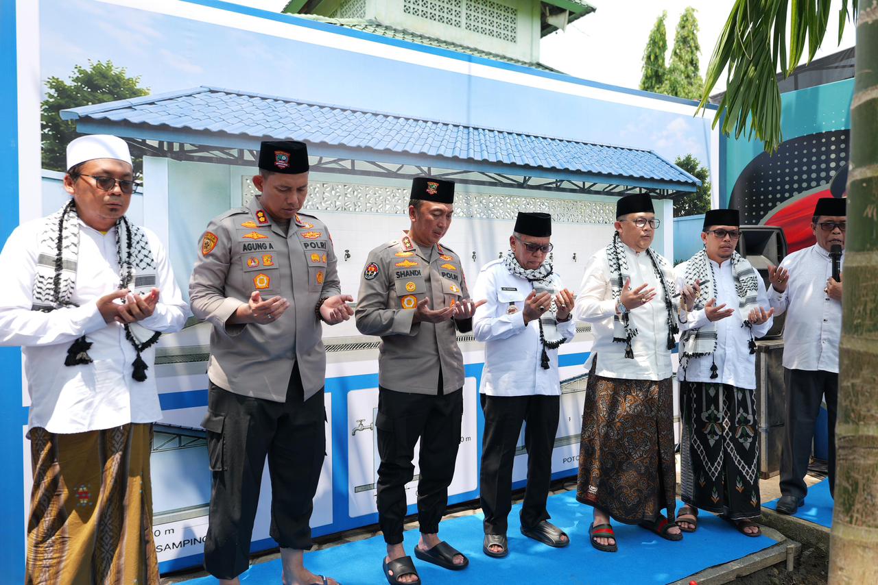 Kunjungi Ponpes Wali Songo, Kapolda Sumsel Implementasikan Program Presisi Lewat Pendekatan Religi