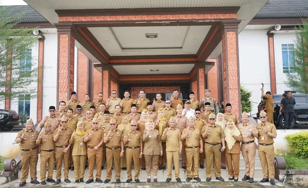 Pemkab Musi Rawas Gelar Apel Pagi, Dipimpin Langsung Bupati Hj Ratna Machmud