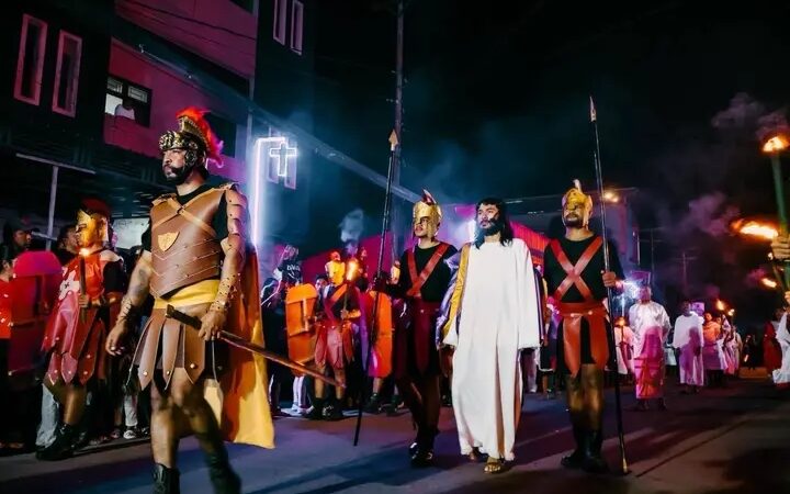 Via Dolorosa “di Bawah Salib yang Sunyi” oleh Akademisi UIN Ambon