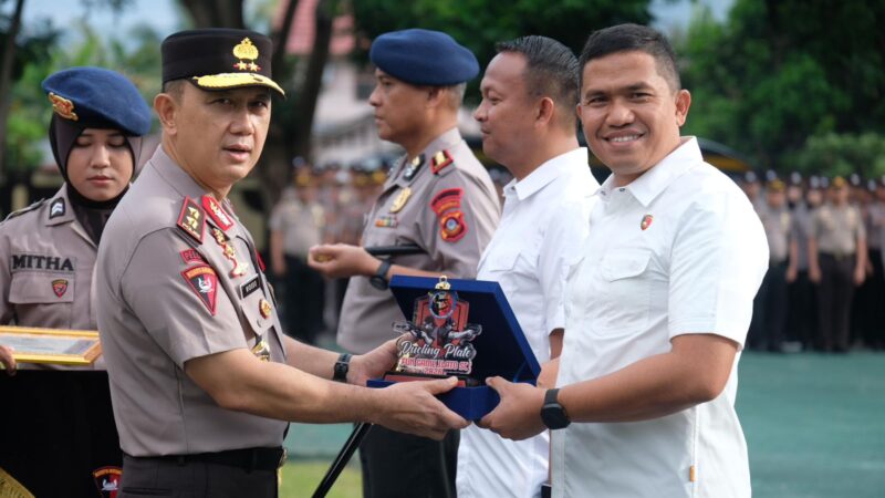 Kombes Pol. Dr. Maruly Pardede Direktur Reserse Kriminal Khusus Polda Gorontalo Raih juara ke 3 kompetesi Menembak