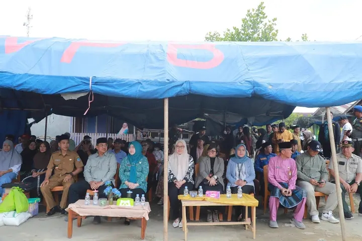 Bupati Anwar Sadat Salurkan Bantuan untuk Korban Kebakaran Teluk Nilau