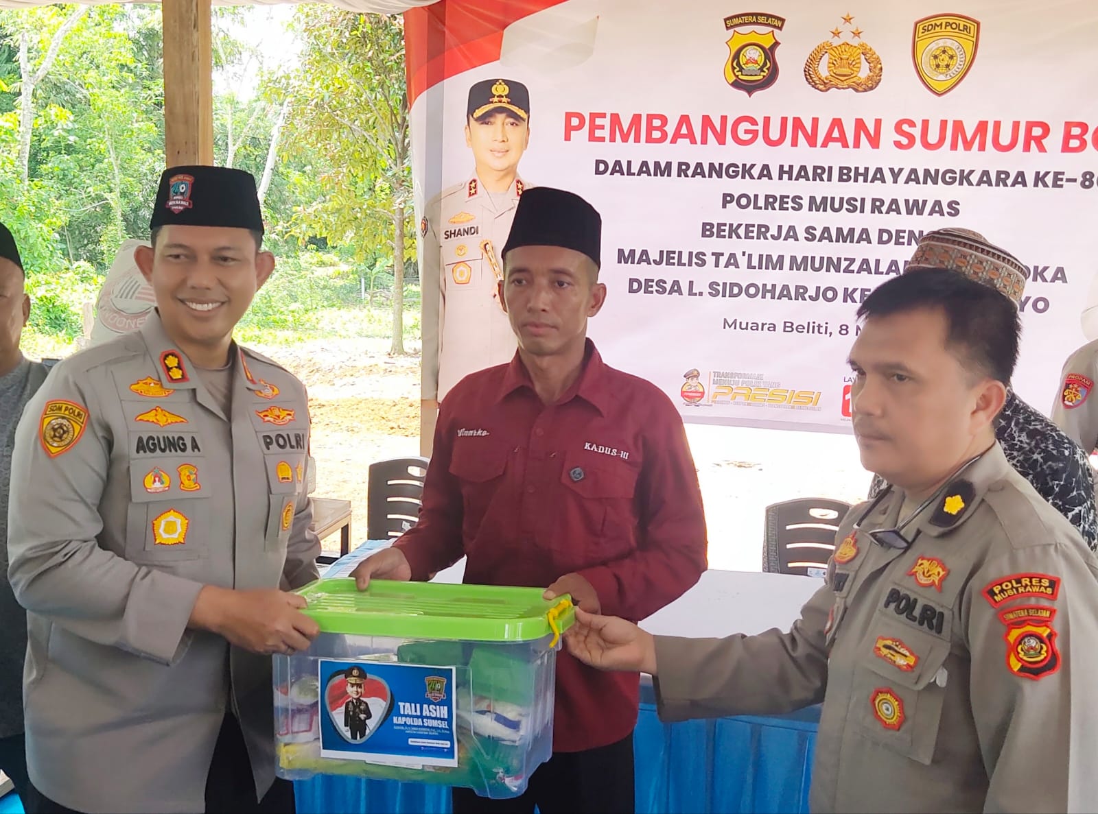 Raih Peringkat Pertama Pembangunan Sumur Bor Terbanyak se-Sumsel, Kapolres Musi Rawas Terima Apresiasi Kapolda Sumsel Saat Resmikan Sumur Bor di Desa L Sidoarjo