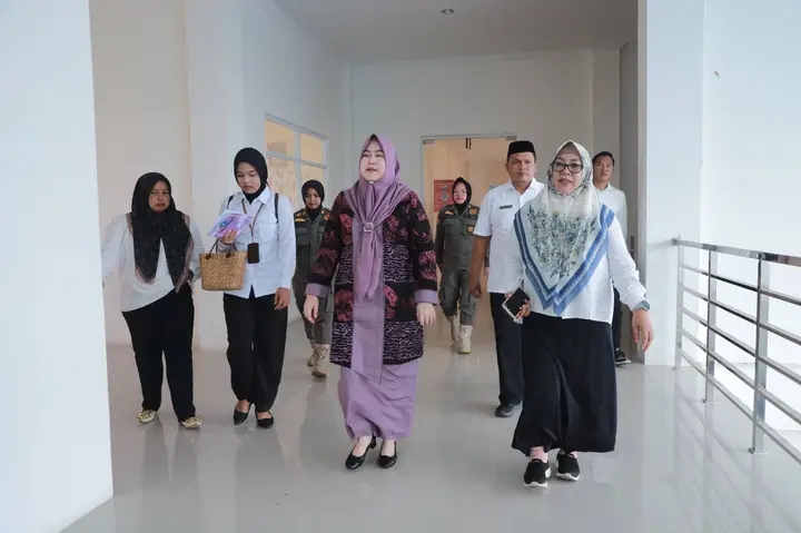 Ketua Dekranasda Tanjab Barat Buka Pelatihan Ecotik: Dorong Ekonomi Kreatif Berbasis Lingkungan