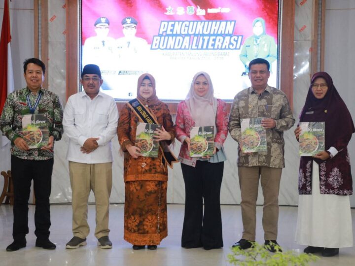 Bupati dan Bunda Literasi Tanjab Barat Luncurkan Buku Kuliner Khas Daerah pada Pengukuhan Bunda Literasi 2026