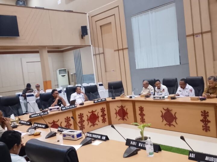 Bangun TPS Dongkrak PAD Komsi lll DPRD Ambon Adakan Rapat 