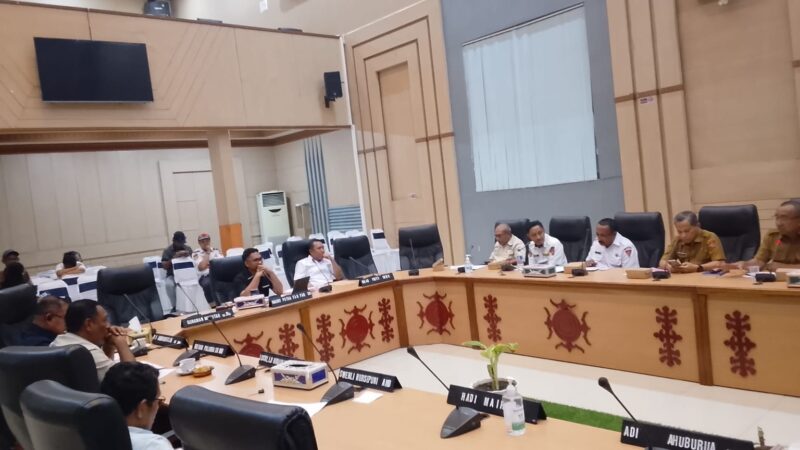 Bangun TPS Dongkrak PAD Komsi lll DPRD Ambon Adakan Rapat 