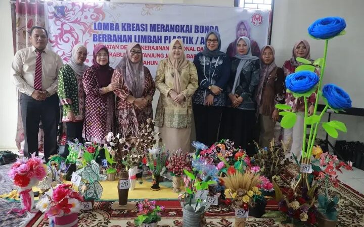 Hj. Fadhilah Sadat, S.H. Buka Lomba Kreasi Bunga dari Limbah, Tekankan Pentingnya Kreativitas dan Kepedulian Lingkungan