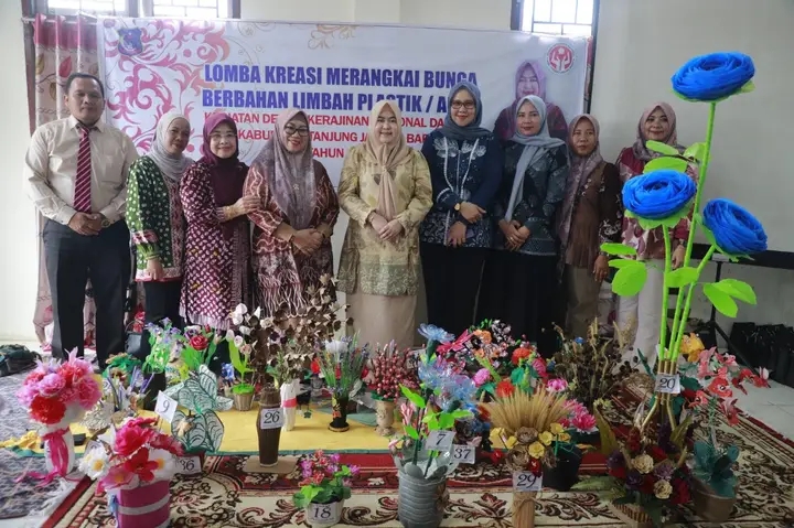 Hj. Fadhilah Sadat, S.H. Buka Lomba Kreasi Bunga dari Limbah, Tekankan Pentingnya Kreativitas dan Kepedulian Lingkungan
