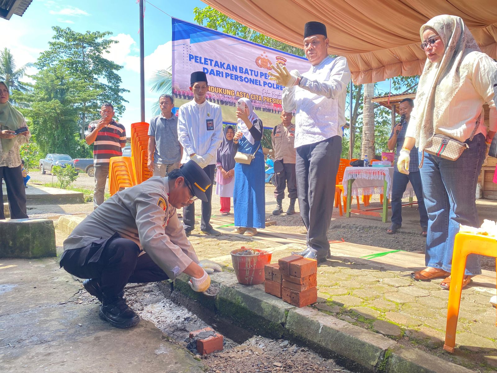 Polres Musi Rawas Bedah Rumah Warga Kurang Mampu di Muara Lakitan Wujudkan Asta Cita Presiden dan Sambut Hari Bhayangkara ke-80