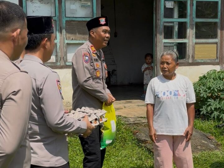Sambut Hari Bhayangkara ke-80, Kapolres Musi Rawas Melalui Sat Binmas Gelar Jumat Berkah Berbagi