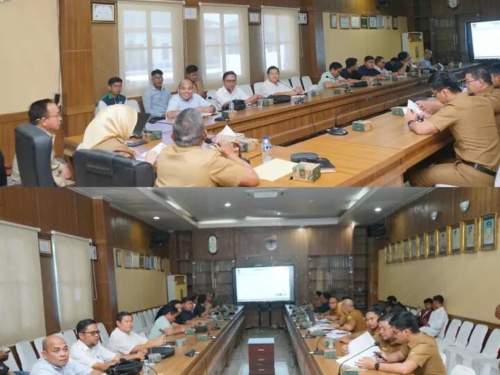 Bupati Musi Rawas Hj. Ratna Machmud bersama Wakil Bupati Musi Rawas Pimpin Rapat Koordinasi Stabilisasi Harga (TBS) Kelapa Sawit 