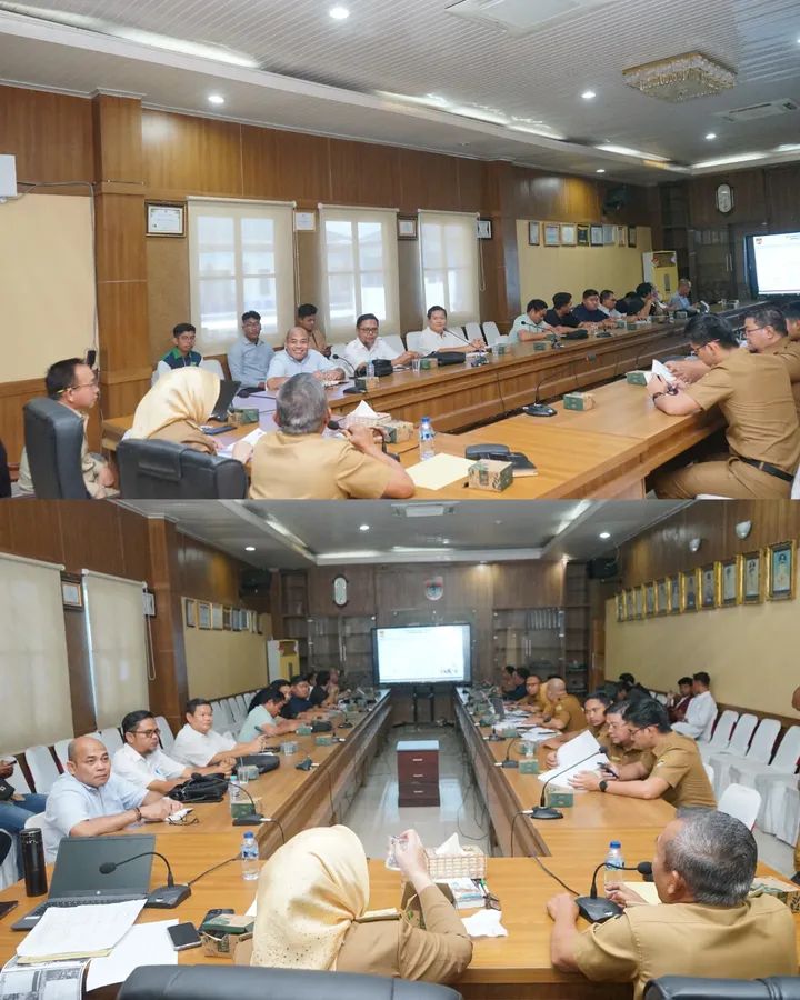 Bupati Musi Rawas Hj. Ratna Machmud bersama Wakil Bupati Musi Rawas Pimpin Rapat Koordinasi Stabilisasi Harga (TBS) Kelapa Sawit 