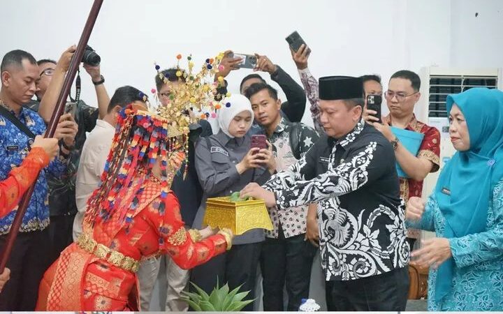 Ketua TP PKK Provinsi Sumatera Selatan Hj. Feby Herman Resmikan Gedung Sekretariat TP PKK Kabupaten Musi Rawas